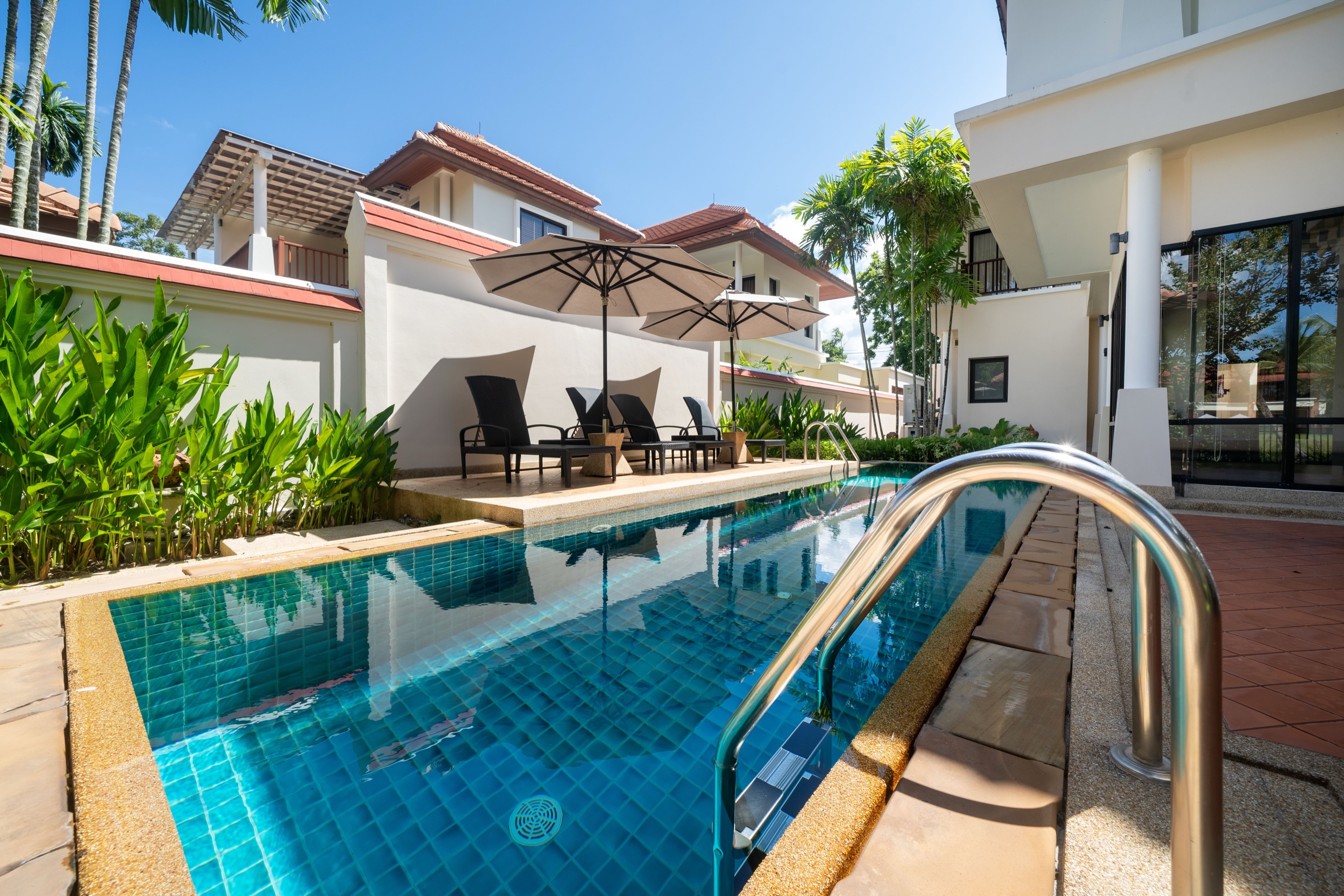 Pool detail